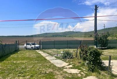 Casă individuală cu 4 camere cu Teren 1071 Mp în Mălăeștii de Jos
