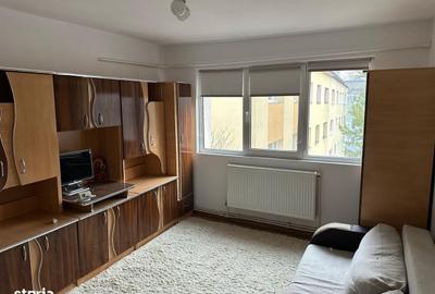 Apartament cu 2 camere nedecomandat în Central