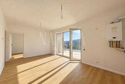Apartament cu 3 camere semidecomandat în Florești