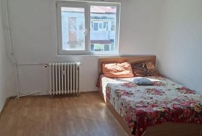 Apartament cu 4 camere decomandat în 1 Mai - 9