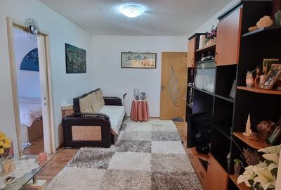 Apartament cu 2 camere semidecomandat în Km 4-5 - 2