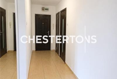 Apartament cu 3 camere semidecomandat în Drumul Taberei