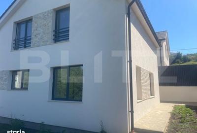 Casă cu 4 camere în Sânnicoară