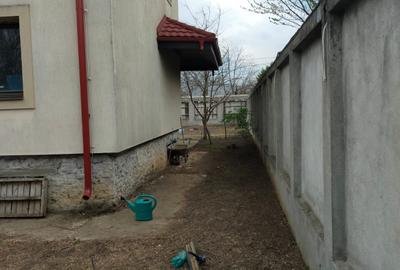 Casă cu 11 camere cu Canalizare în Brănești - 51