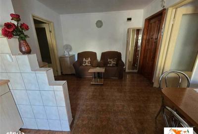 Apartament cu 3 camere în Cetate