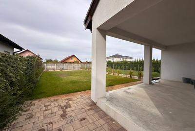 Duplex cu 5 camere cu Canalizare în Moșnița Nouă