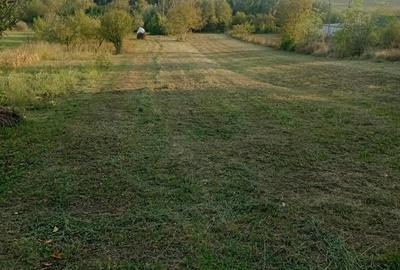 Teren de 2250 mp, în Central