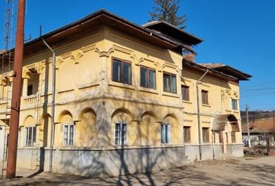Casă cu 22 camere cu Teren 1216 Mp în Ceptura de Jos