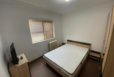 Apartament cu 3 camere decomandat în Nicolina