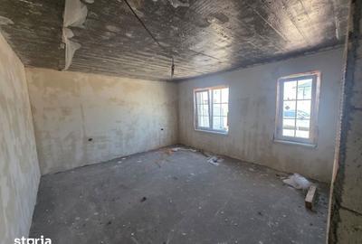 Casă cu 3 camere decomandat cu Teren 394 Mp în Central - 2