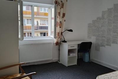 Apartament cu 3 camere decomandat în Dosu Bricii