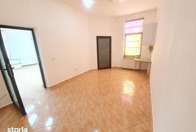 Spațiu comercial, de 73 mp, în Micălaca