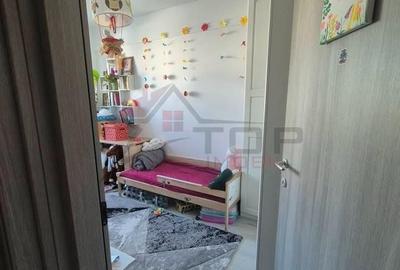 Apartament cu 3 camere decomandat în Vișani