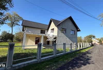 Casă cu 4 camere în Bosia