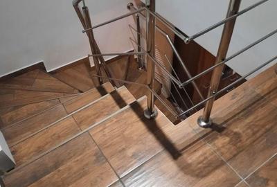 Casă cu 4 camere cu Teren 450 Mp în Joița