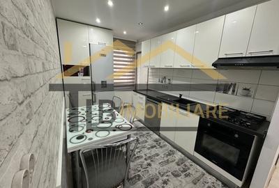 Apartament cu 3 camere decomandat în Cornișa