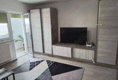 Apartament cu 3 camere decomandat în Micro 4 - 2