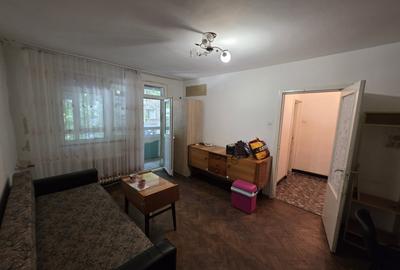 Apartament cu 2 camere semidecomandat, mobilat în Berceni