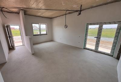 Duplex cu 3 camere cu Canalizare în Moșnița Nouă