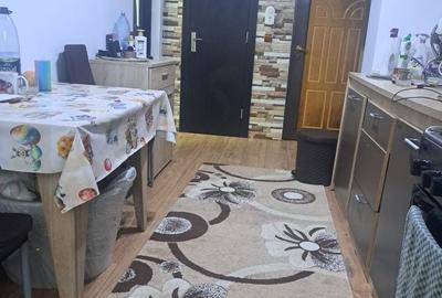 Apartament cu 2 camere semidecomandat în Micro 4 - 1