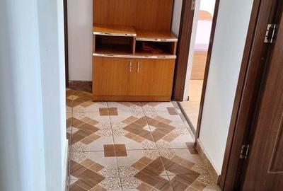 Apartament cu 2 camere decomandat în Craiovița Nouă