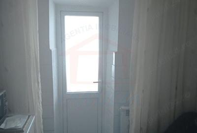 Apartament cu 2 camere decomandat în Micro 16