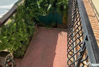 Casă cu 5 camere cu Teren 200 Mp în Dămăroaia