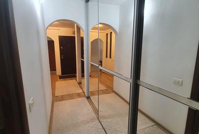 Apartament cu 3 camere în Faleza Nord