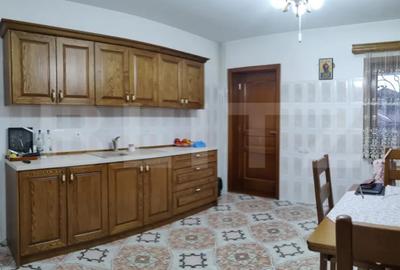 Casă cu 6 camere cu Teren 1178 Mp în Cetate