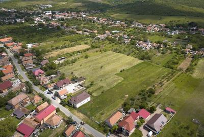 Teren Construcții intravilan de 1937 mp, în Ghioroc - 2