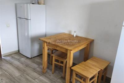 Casă cu 10 camere cu Teren 300 Mp în Cristian