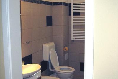 Casă cu 7 camere cu Canalizare în 1 Mai - 3