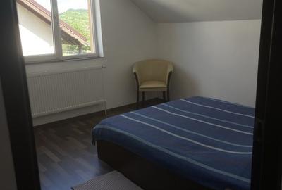 Apartament cu 3 camere semidecomandat în Unirea - 1