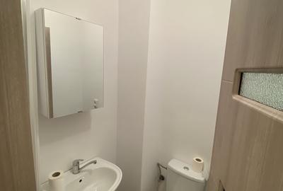 Apartament cu 3 camere semidecomandat în Bragadiru