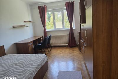 Apartament cu 3 camere în Plopilor