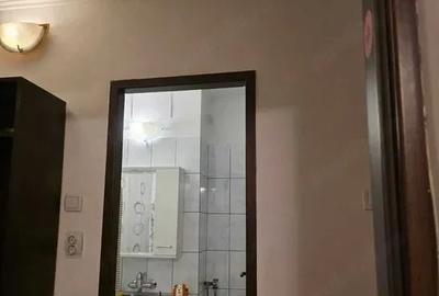 Garsonieră decomandată în Tei