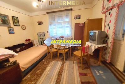 Casă individuală cu 3 camere cu Teren 250 Mp în Central - 1