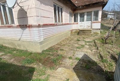Casă cu 4 camere cu Teren 910 Mp în Nistorești
