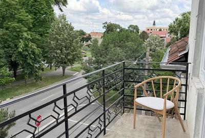 Apartament cu 3 camere semidecomandat în Central - 2