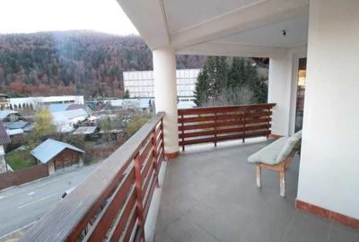 Casă cu 4 camere decomandat cu Teren 130 Mp în Central