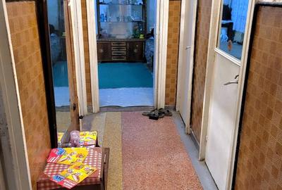 Apartament cu 3 camere semidecomandat în 9 Mai - 6