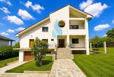 Casă cu 7 camere cu Teren 1000 Mp în Bucium