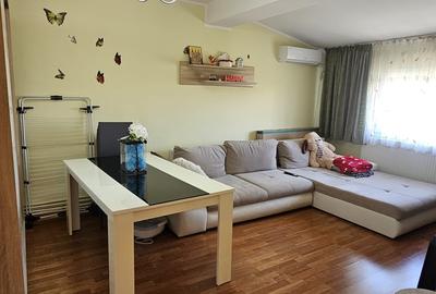 Apartament cu 2 camere decomandat în Micro 20