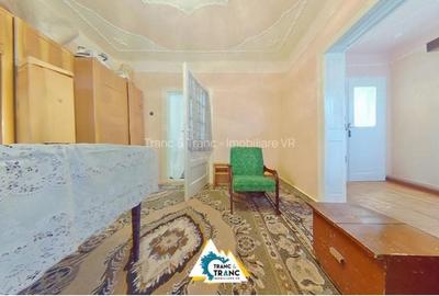 Casă cu 4 camere în Central - 2