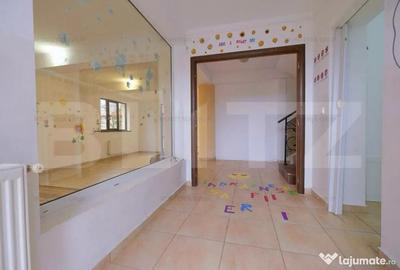 Casă cu 7 camere cu Teren 571 Mp în Central - 10