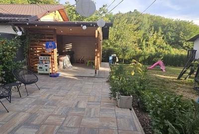 Casă cu 4 camere cu Teren 160 Mp în Doicești