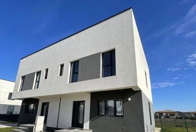 Casă cu 4 camere în Tunari