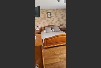 Casă cu 3 camere cu Canalizare în Fieni - 2