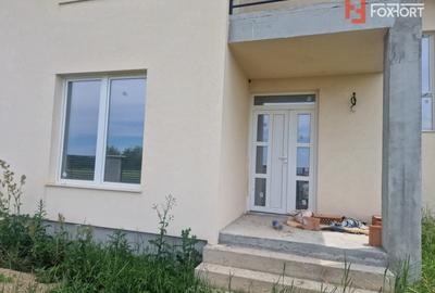 Casă cu 5 camere cu Teren 617 Mp în Moșnița Veche
