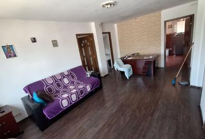 Casă cu 3 camere cu Teren 200 Mp în Central - 1